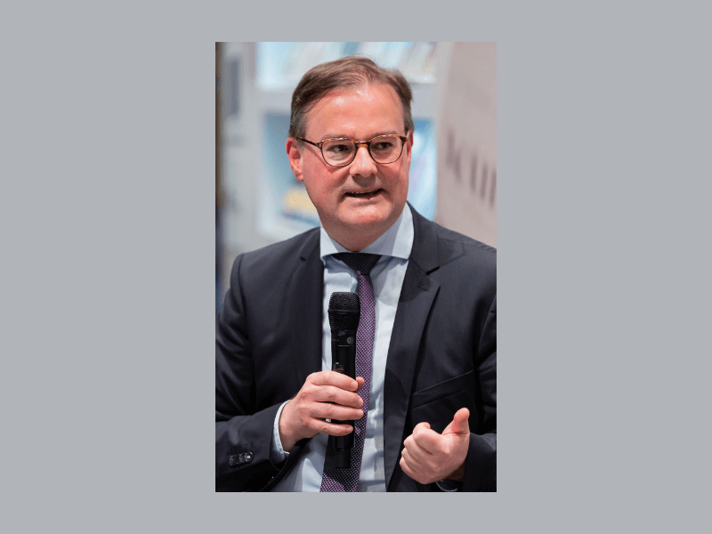 Porträt von Jörn Leonhard