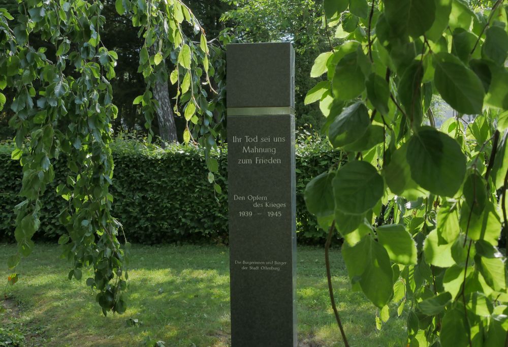 Waldbachfriedhof_Denkmal Opfer des Krieges_2.jpg